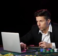 Mutuelle auto entrepreneur : joueur de poker professionnel